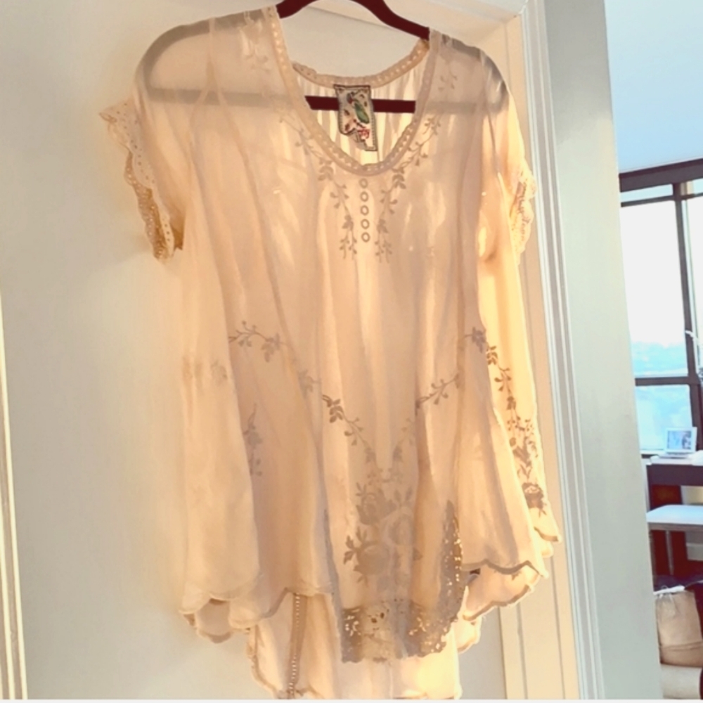 JOHNNY WAS Oversived Hi-Lo Romantic Feminine Boho Top Size XS RUNS LARGE - Picture 3 of 8